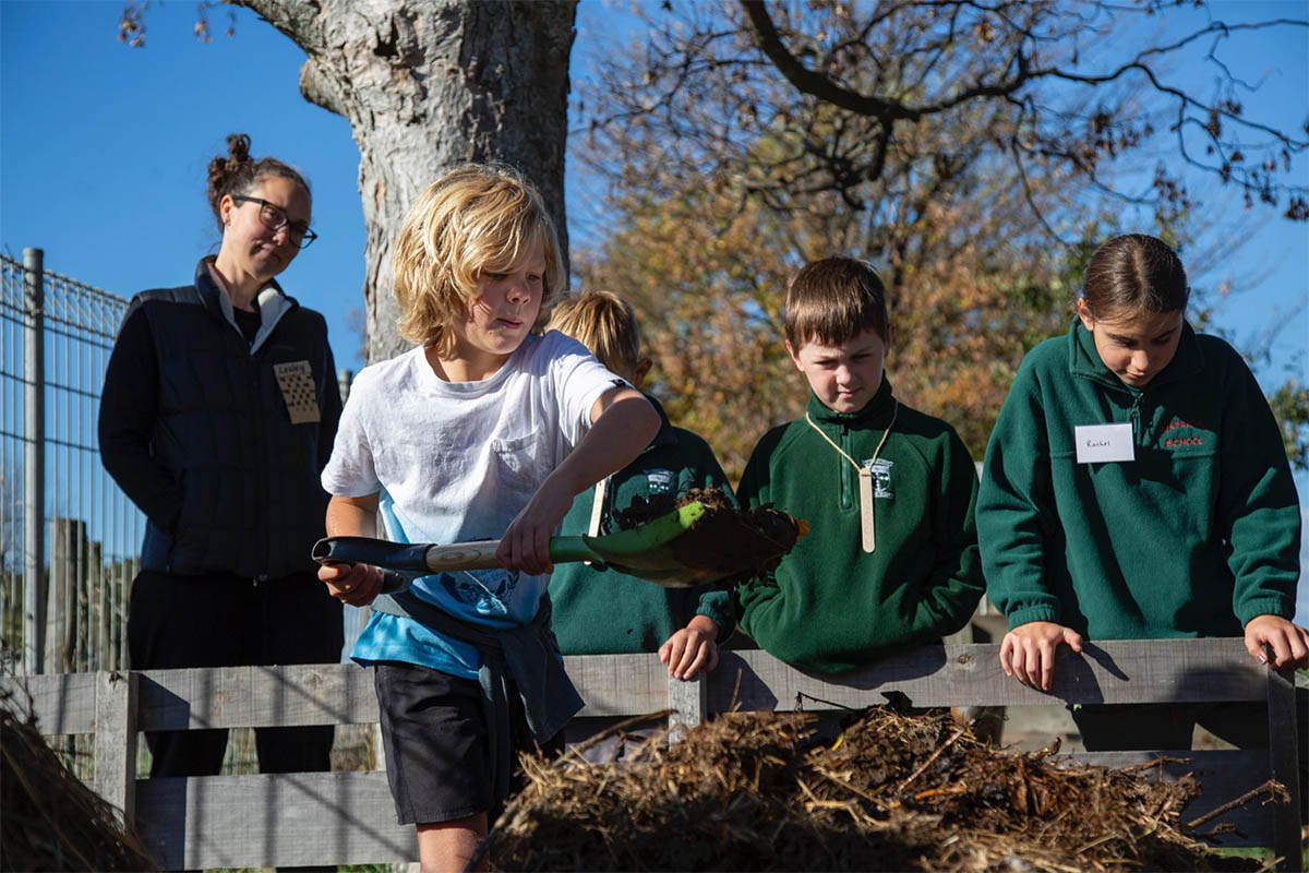 Te Kura O Papatūānuku Wairarapa Earth school